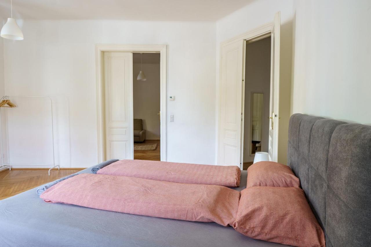 Central Living - Schoenbrunn Viena